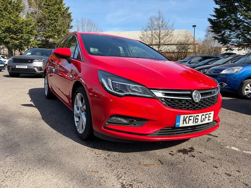 Used Vauxhall Astra SRi 105 HP (77 kW) 2016 Red Hatchback