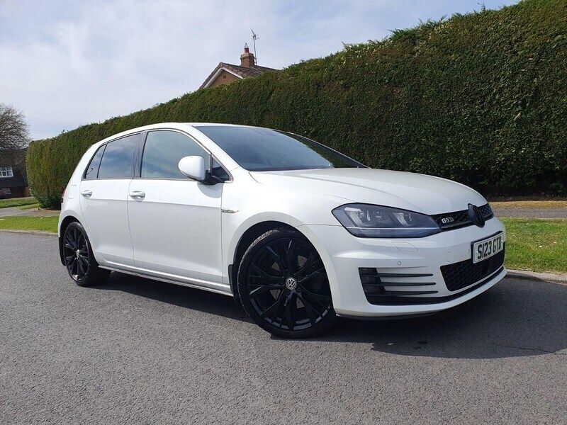 White Used 2016 VW Golf VII GTD Hatchback | £11,490 (Fair price) - Image 1/4