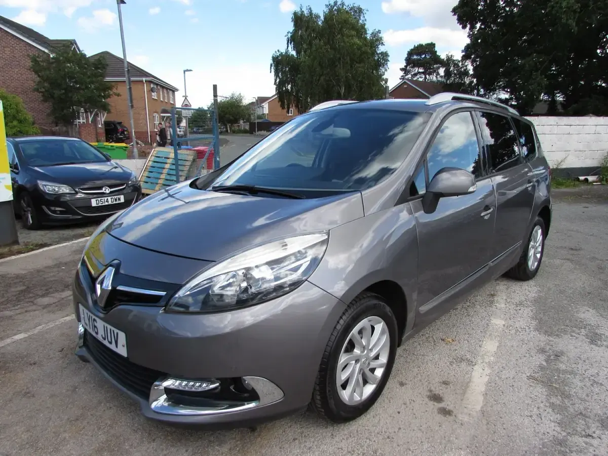 Used Renault Grand Scénic IV Dynamique 110 HP (80 kW) 2016 Grey MPV