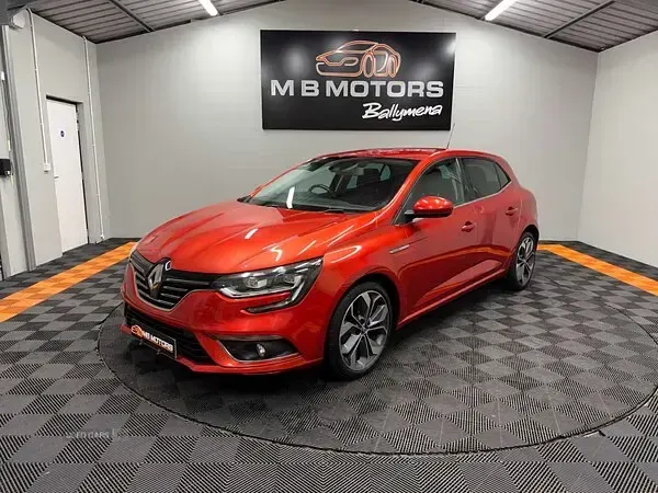 Used Renault Mégane Signature 2019 Red Hatchback