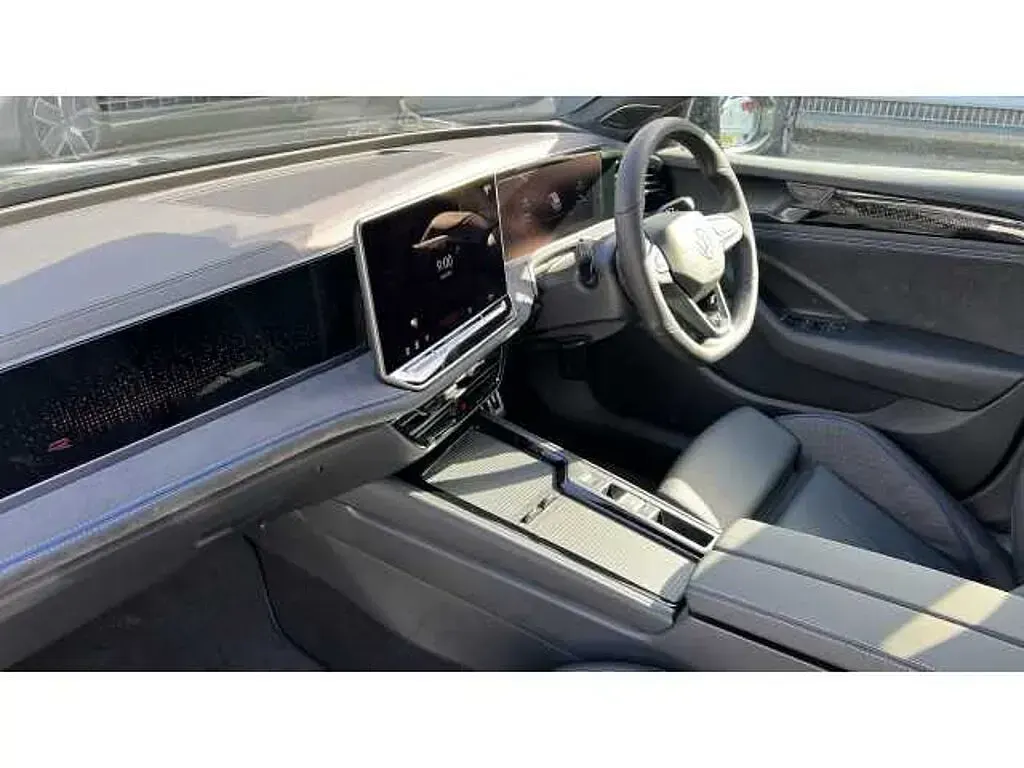 Used VW Passat R-line 204 HP (150 kW) 2026 Grenadilla black metallic Estate