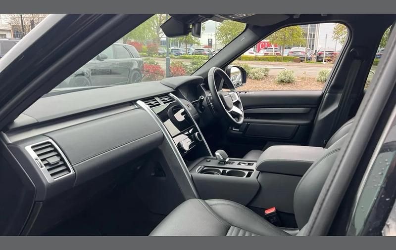 Used Land Rover Discovery 5 HSE Dynamic 350 HP (257 kW) 2024 Black SUV