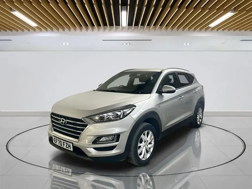 Usado Hyundai Tucson SE 136 CV (100 kW) 2020 Plateado SUV