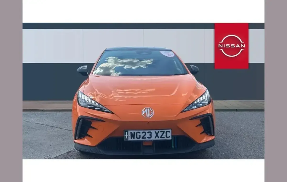Used MG MG4 EV Trophy 150 kW (204 HP) 2023 Orange Hatchback