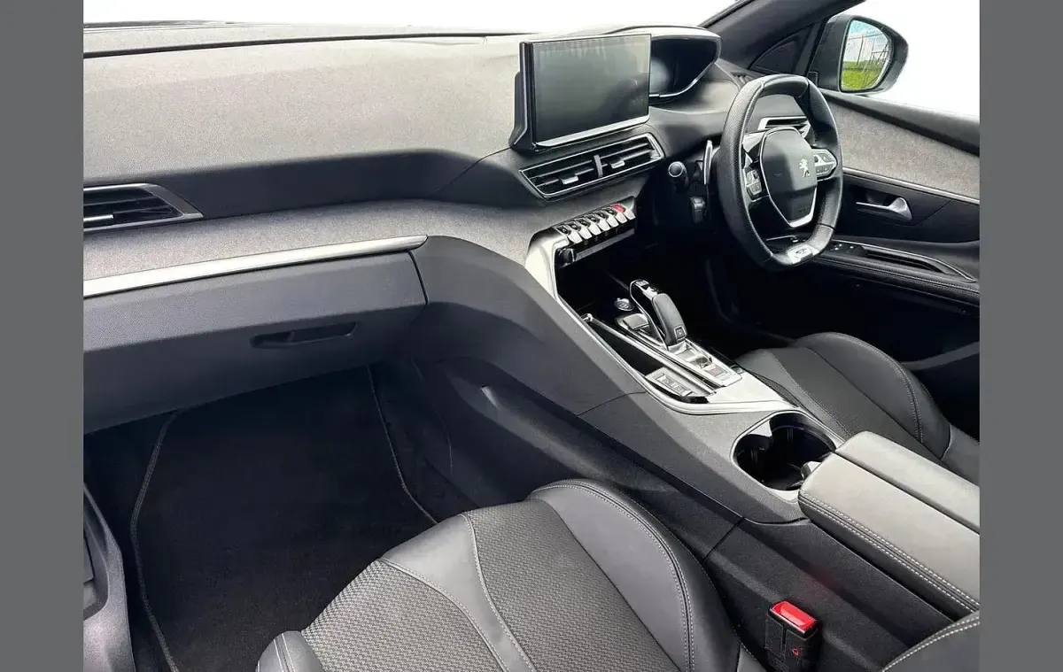 Used Peugeot 5008 GTi 130 HP (95 kW) 2023 Blue SUV