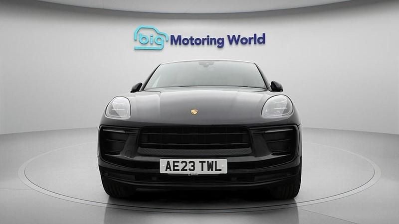 Used Porsche Macan 265 HP (194 kW) 2023 Black SUV