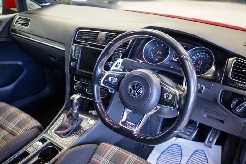 Used VW Golf VII GTI 220 HP (161 kW) 2016 Red Hatchback