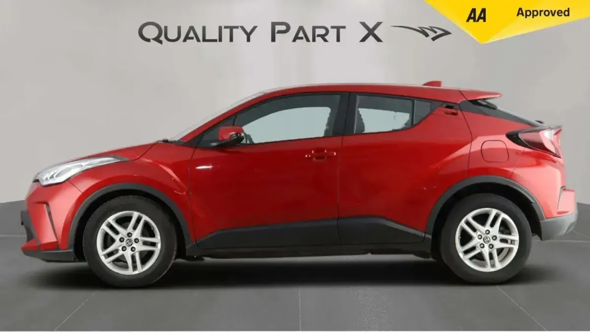 Usado Toyota C-HR 122 HP (89 kW) 2023 Vermelho SUV