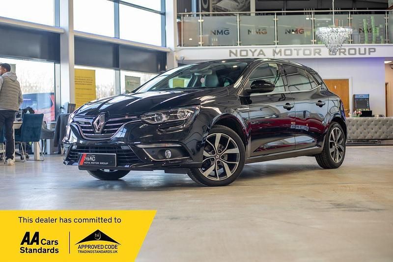 Used Renault Mégane IV Dynamique 130 HP (95 kW) 2016 Black Hatchback