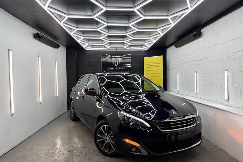 Used Peugeot 308 Allure 120 HP (88 kW) 2016 Blue Hatchback