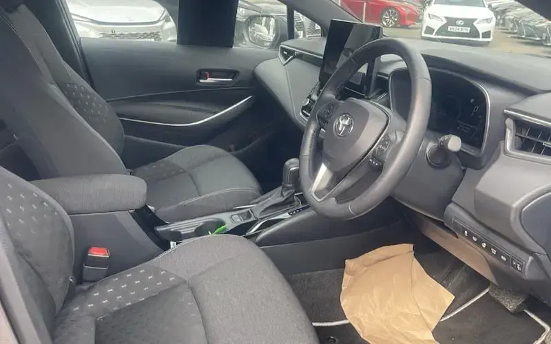 Used Toyota Corolla 140 HP (102 kW) 2025 Grey Estate