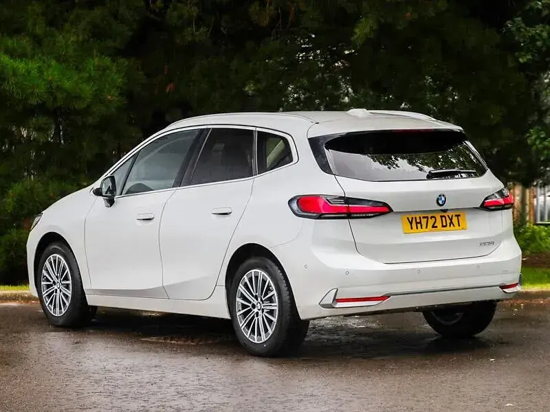 Used BMW 223 Active Tourer Luxury Line 215 HP (158 kW) 2022 White MPV