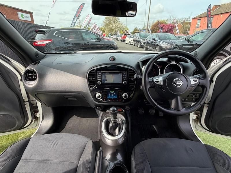 Used Nissan Juke N-Connecta 115 HP (84 kW) 2017 White SUV