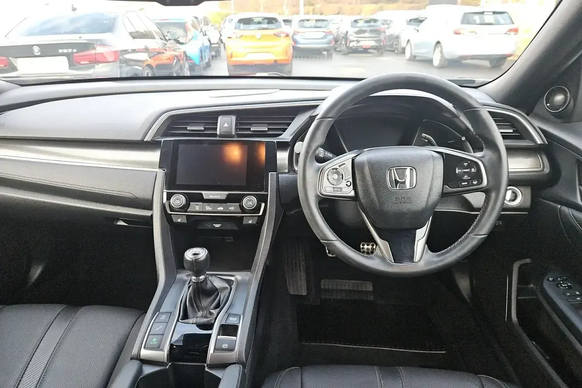 Used Honda Civic EX 129 HP (94 kW) 2017 Grey Hatchback