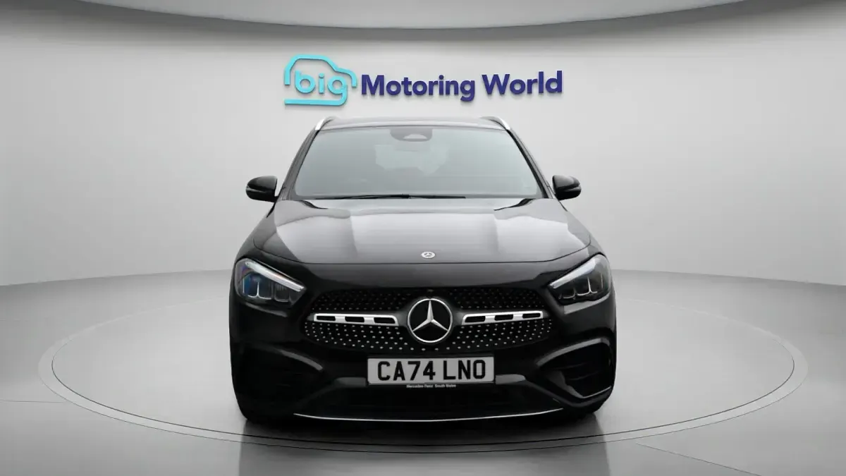 Used Mercedes GLA200 Executive 163 HP (119 kW) 2024 Black SUV
