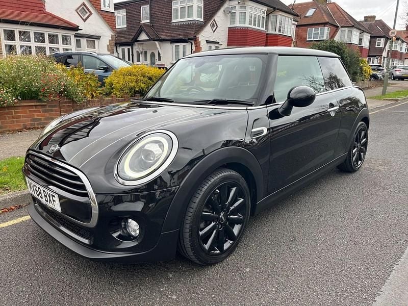 Used Mini Cooper Classic 2018 Black Hatchback