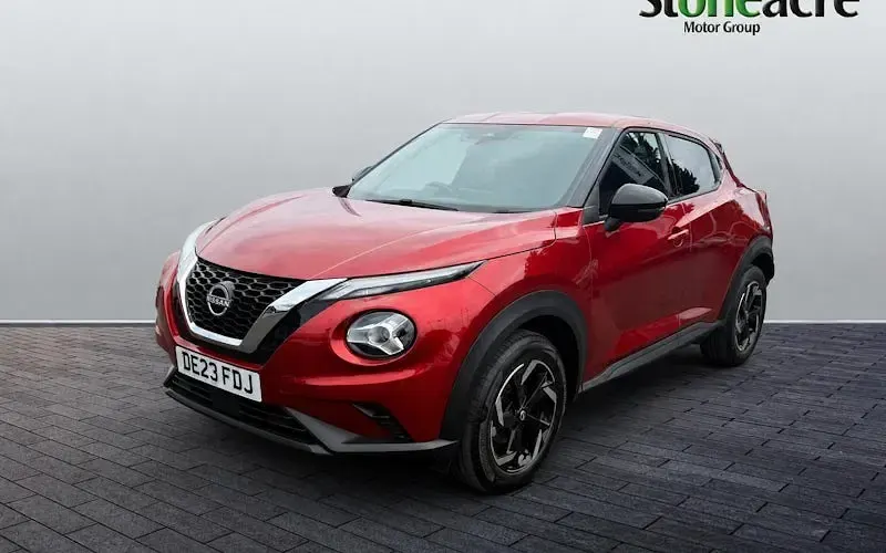 Used Nissan Juke N-Connecta 114 HP (83 kW) 2025 Red SUV