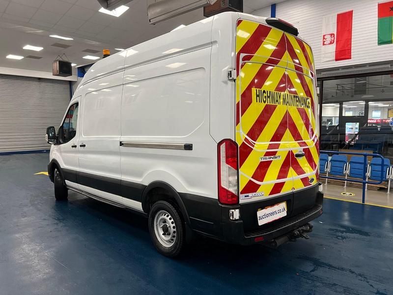 Used Ford Transit 130 HP (95 kW) 2021 White Van