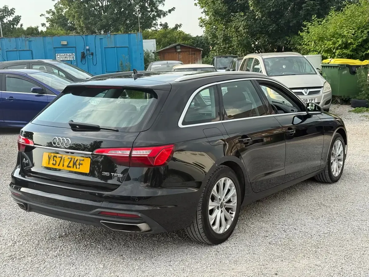 Used Audi A4 Comfort 150 HP (110 kW) 2022 Black Estate