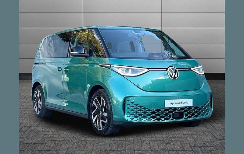 Green Used 2025 VW ID. Buzz Pro MPV | £48,499 (Fair price) - Image 1/4