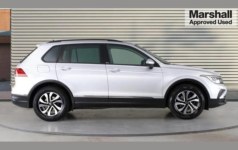 Used VW Tiguan Active 150 HP (110 kW) 2022 Silver SUV