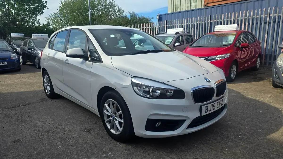 Used BMW 218 2015 White Hatchback