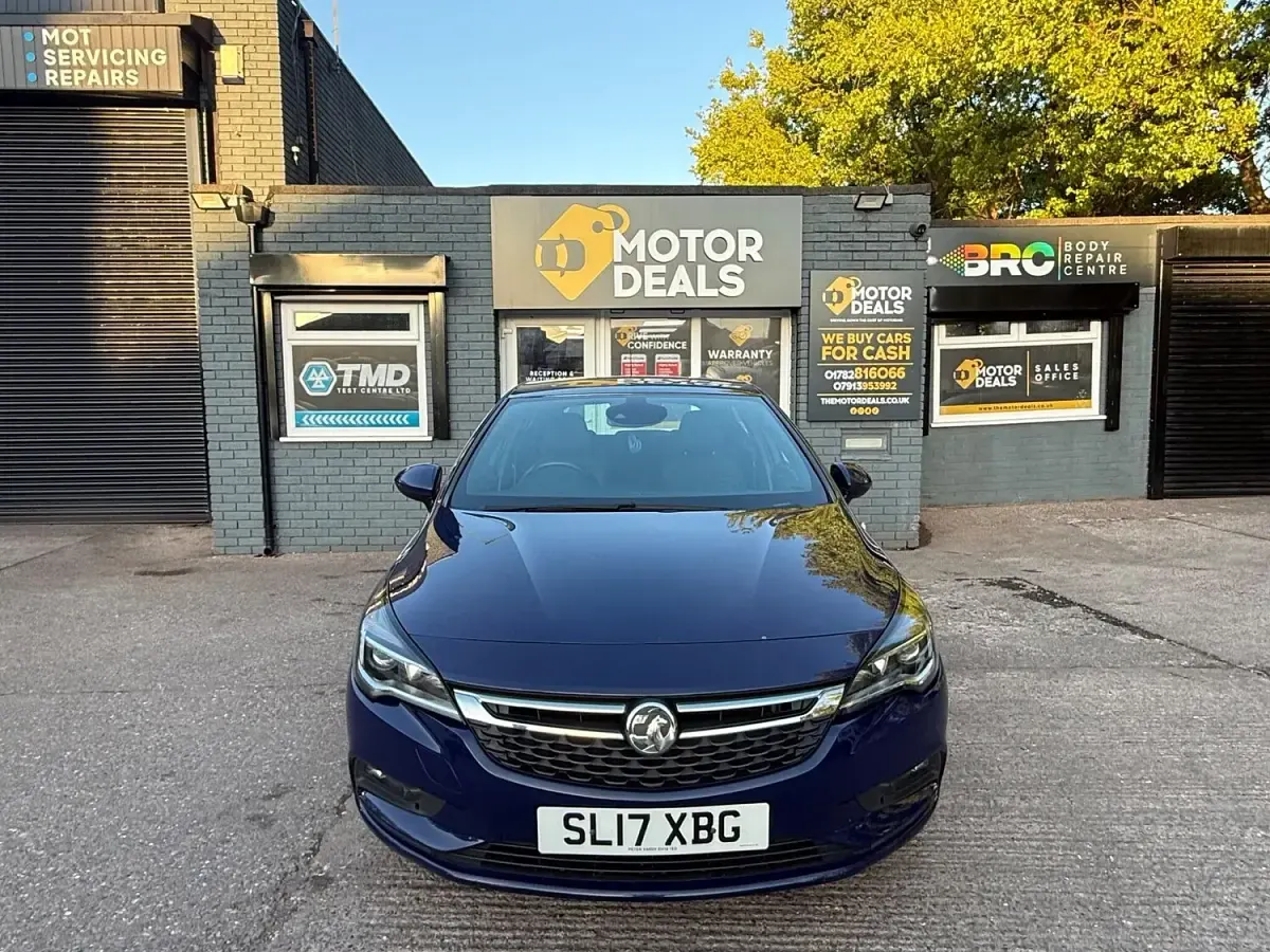 Used Vauxhall Astra SRi 2017 Blue Hatchback