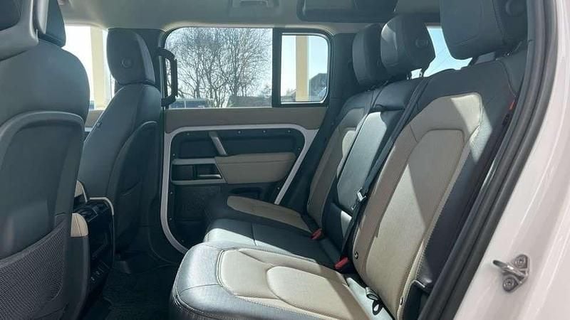 Used Land Rover Defender SE Dynamic 249 HP (183 kW) 2024 Fuji white SUV