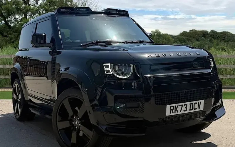 Used Land Rover Defender HSE 249 HP (183 kW) 2024 SUV