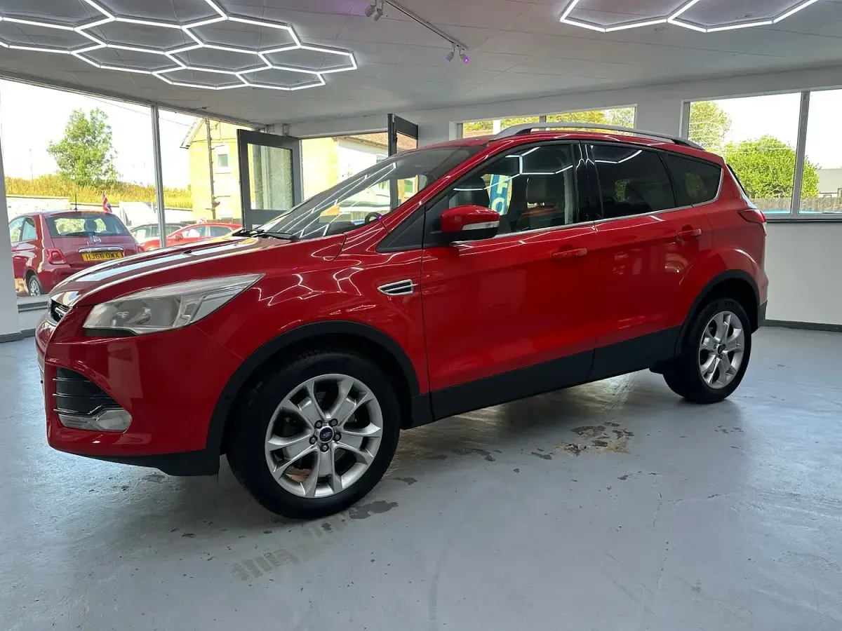 Used Ford Kuga Titanium 140 HP (102 kW) 2014 Red SUV