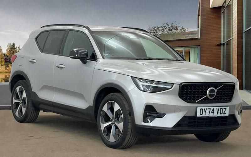 Used 2025 Volvo XC40 Plus SUV | £33,990 (A bit pricey) - Image 1/4