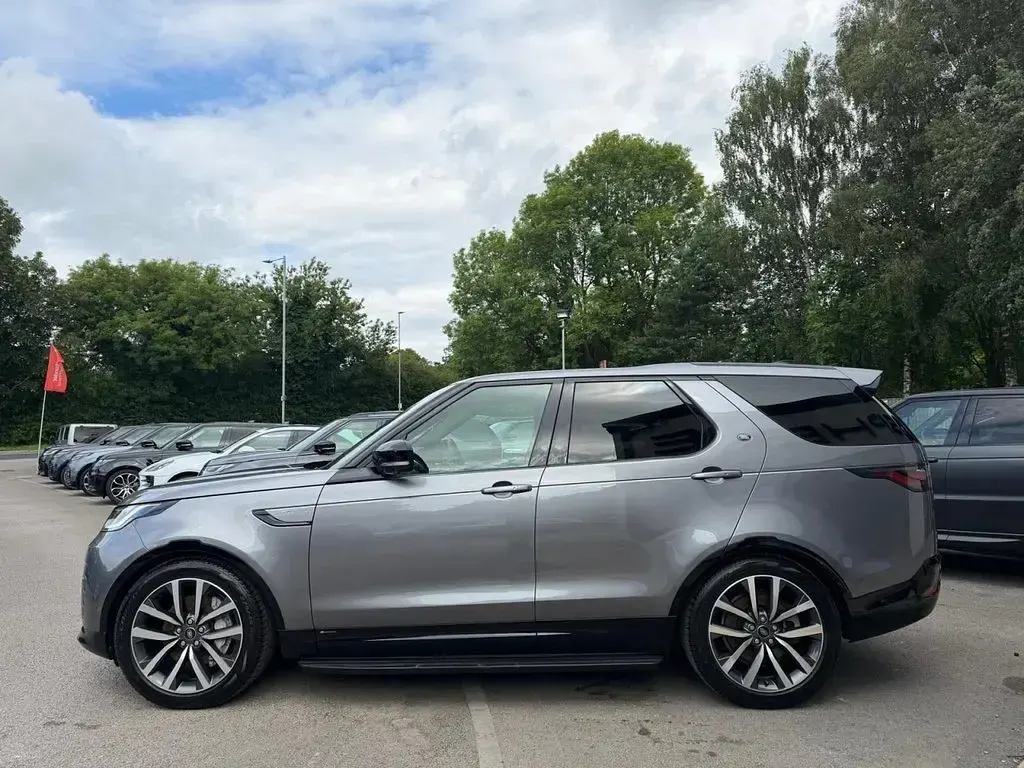 Used Land Rover Discovery 5 SE Dynamic 250 HP (183 kW) 2021 Grey SUV
