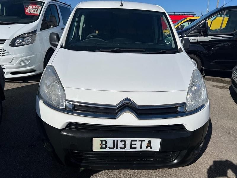 Used Citroën Berlingo 75 HP (55 kW) 2013 White MPV
