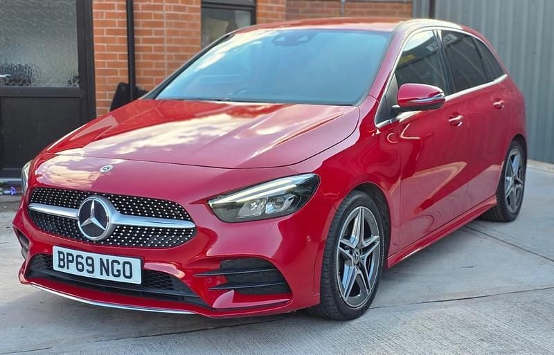 Used Mercedes B200 Executive 2019 Red MPV