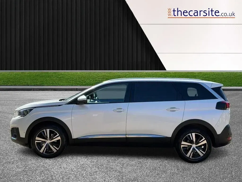 Used Peugeot 5008 Allure 130 HP (95 kW) 2018 White SUV