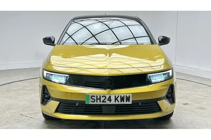 Używany Vauxhall Astra 114 kW (156 KM) 2024 Żółty Hatchback