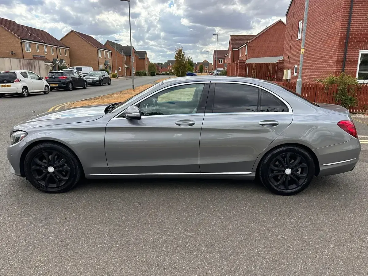 Used Mercedes C220 170 HP (125 kW) 2015 Silver Sedan