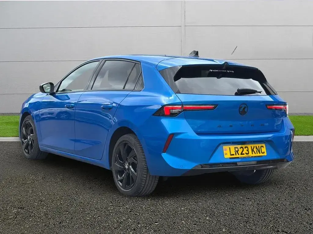 Used Vauxhall Astra 130 HP (95 kW) 2023 Blue Hatchback