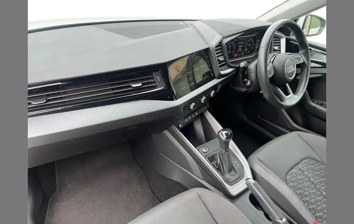 Used Audi A1 Sport 108 HP (79 kW) 2023 White SUV