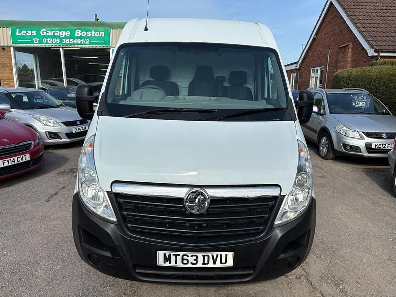 Used Vauxhall Movano 125 HP (91 kW) 2013 White MPV