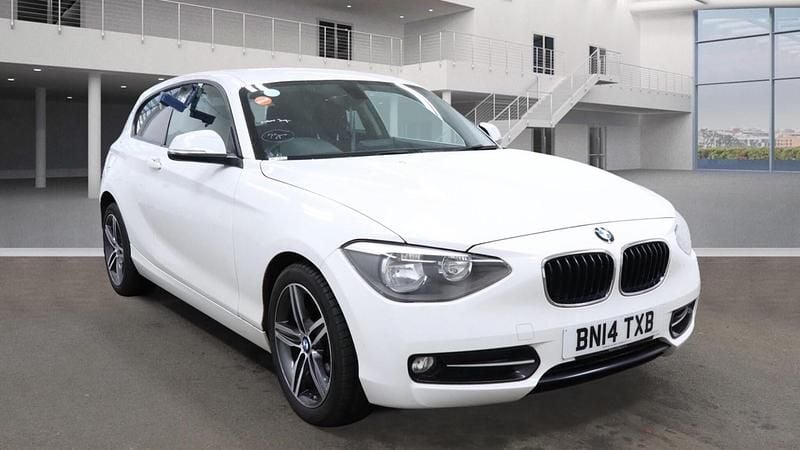 White Used 2014 BMW 116 Sport Line Hatchback | £4,994 (Fair price) - Image 1/4