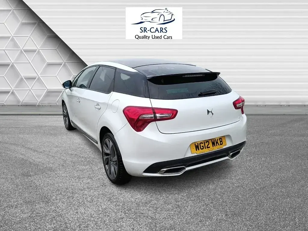 Used Citroën DS5 160 HP (117 kW) 2012 White Hatchback