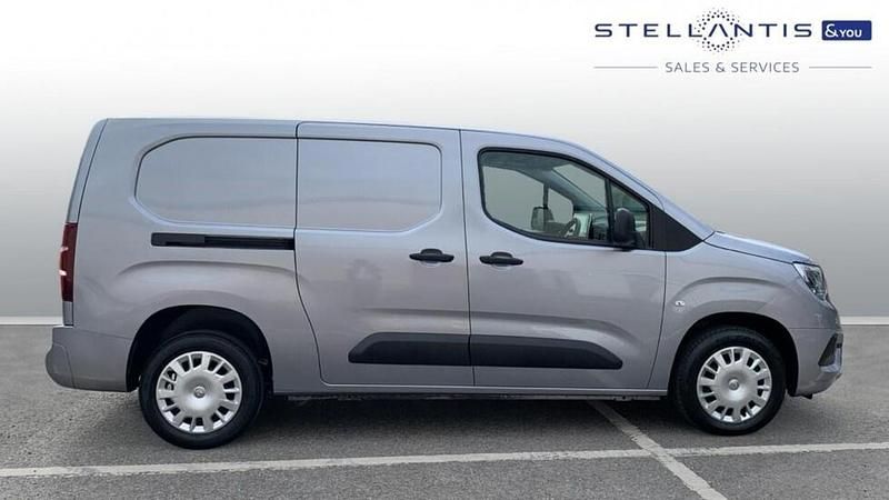 Used Vauxhall Combo Sportive 99 HP (72 kW) 2022 Grey MPV