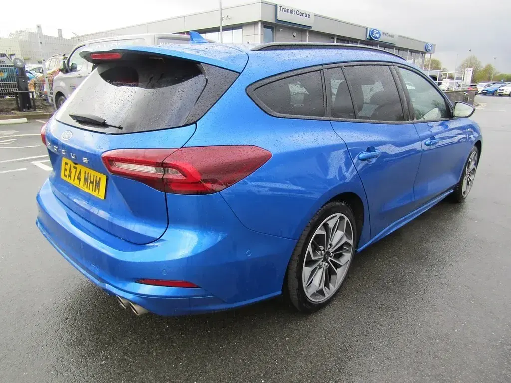 Used Ford Focus ST-Line X 125 HP (91 kW) 2024 Desert island blue Estate