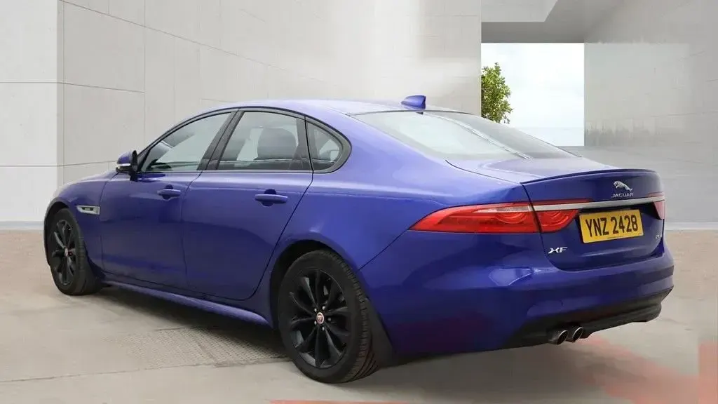 Used Jaguar XF R-Sport 180 HP (132 kW) 2018 Blue Sedan