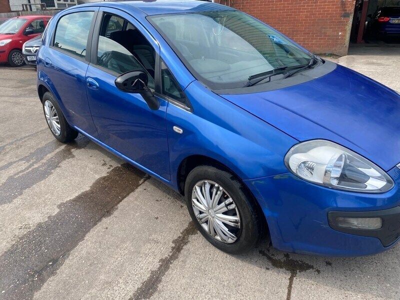 Blue Used 2011 Fiat Punto Evo Dynamic Hatchback | £799 - Image 1/4