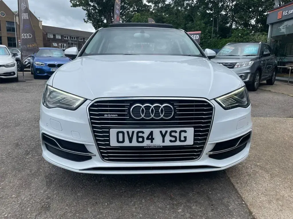 Used Audi A3 Sportback e-tron Advanced 204 HP (150 kW) 2015 White Hatchback