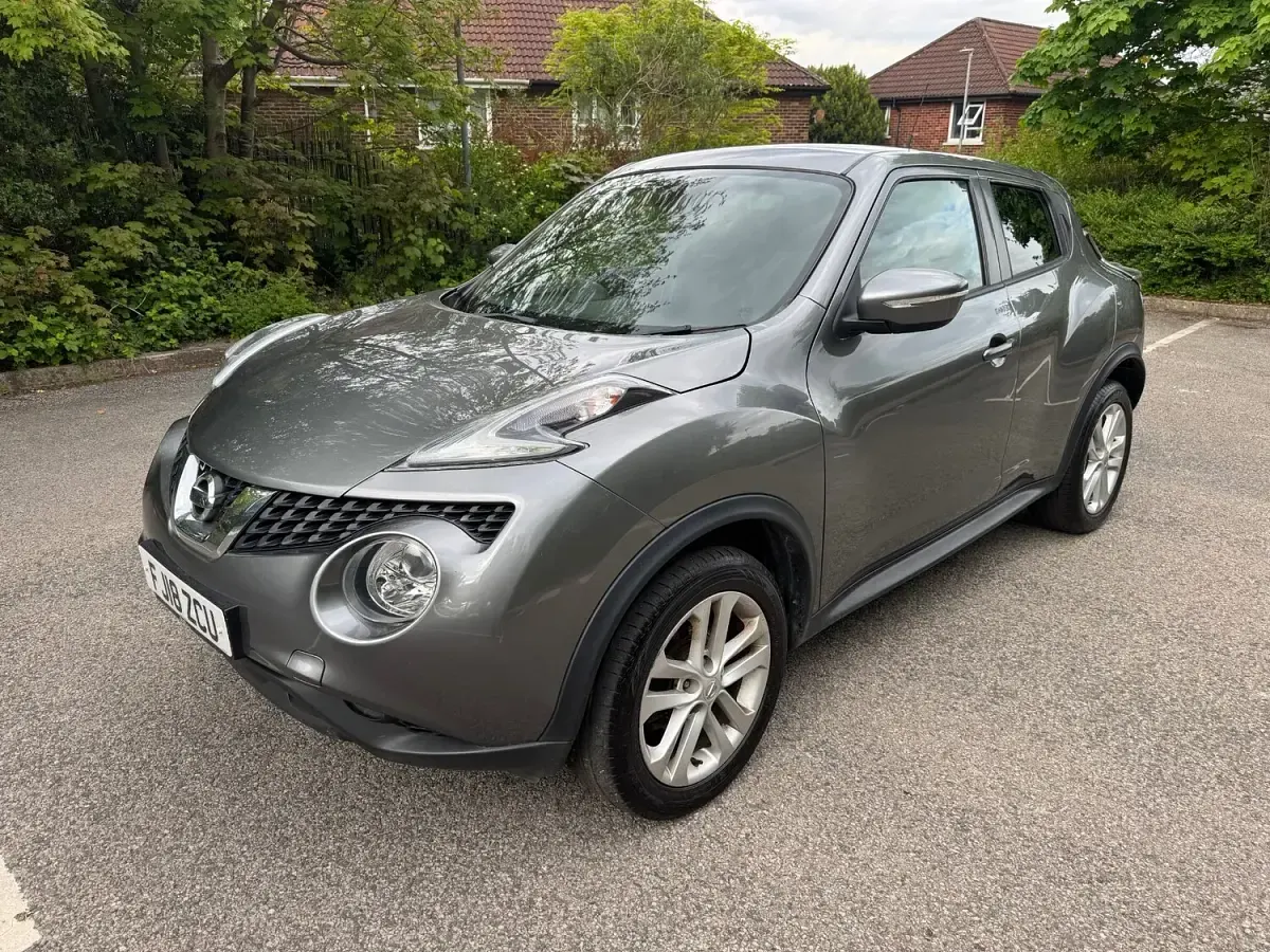 Used Nissan Juke N-Connecta 110 HP (80 kW) 2018 Grey SUV