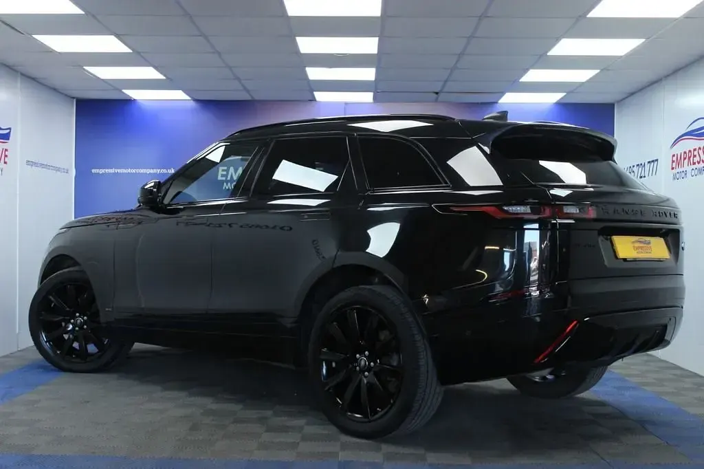 Używany Land Rover Range Rover Velar SE Dynamic 180 KM (132 kW) 2020 Czarny SUV