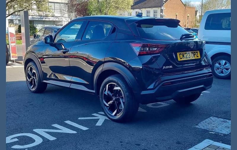Used Nissan Juke N-Connecta 112 HP (82 kW) 2023 Black SUV